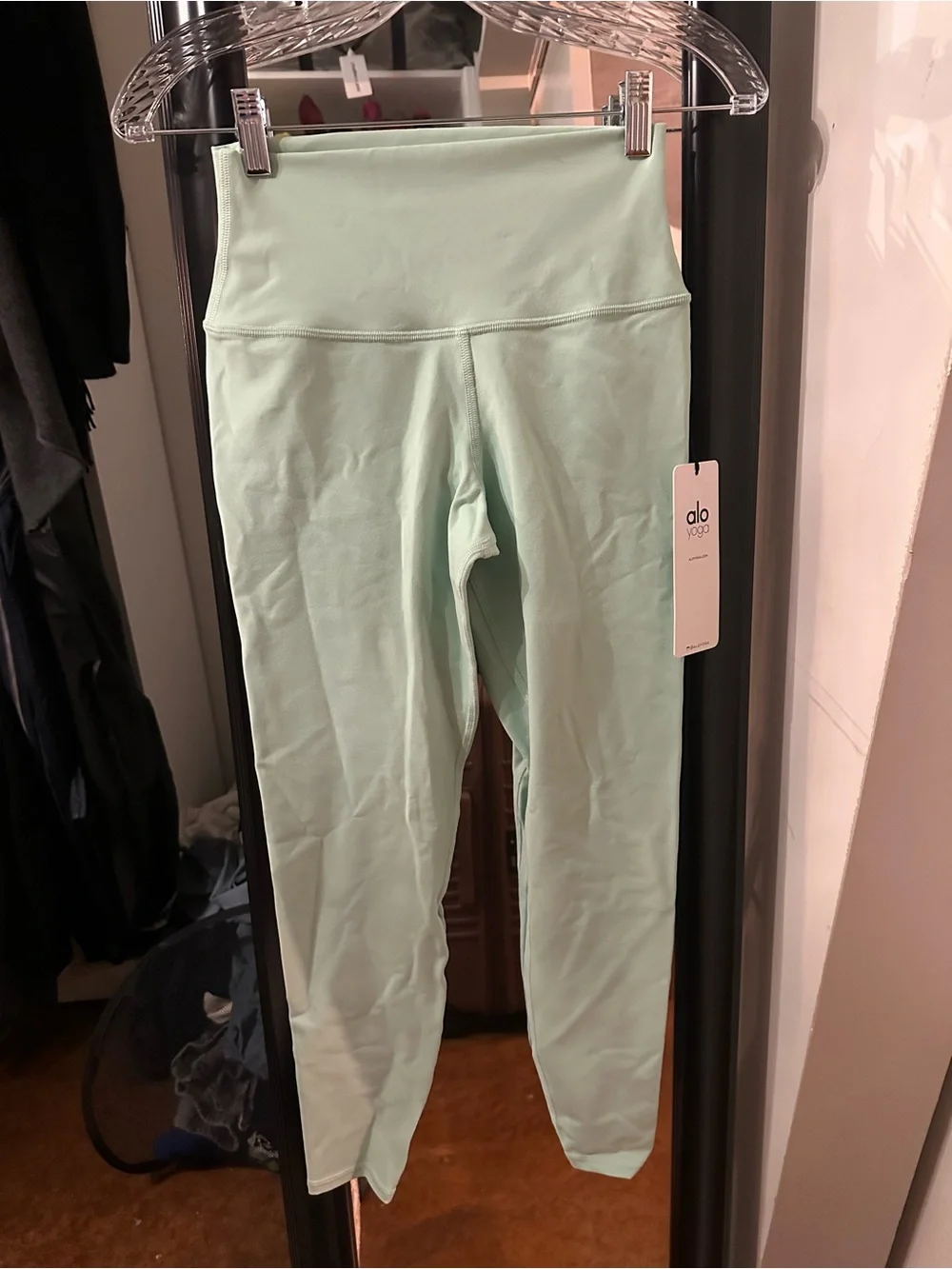 NWT Alo 7/8 High-Waist Airbrush Legging - Honeydew - S